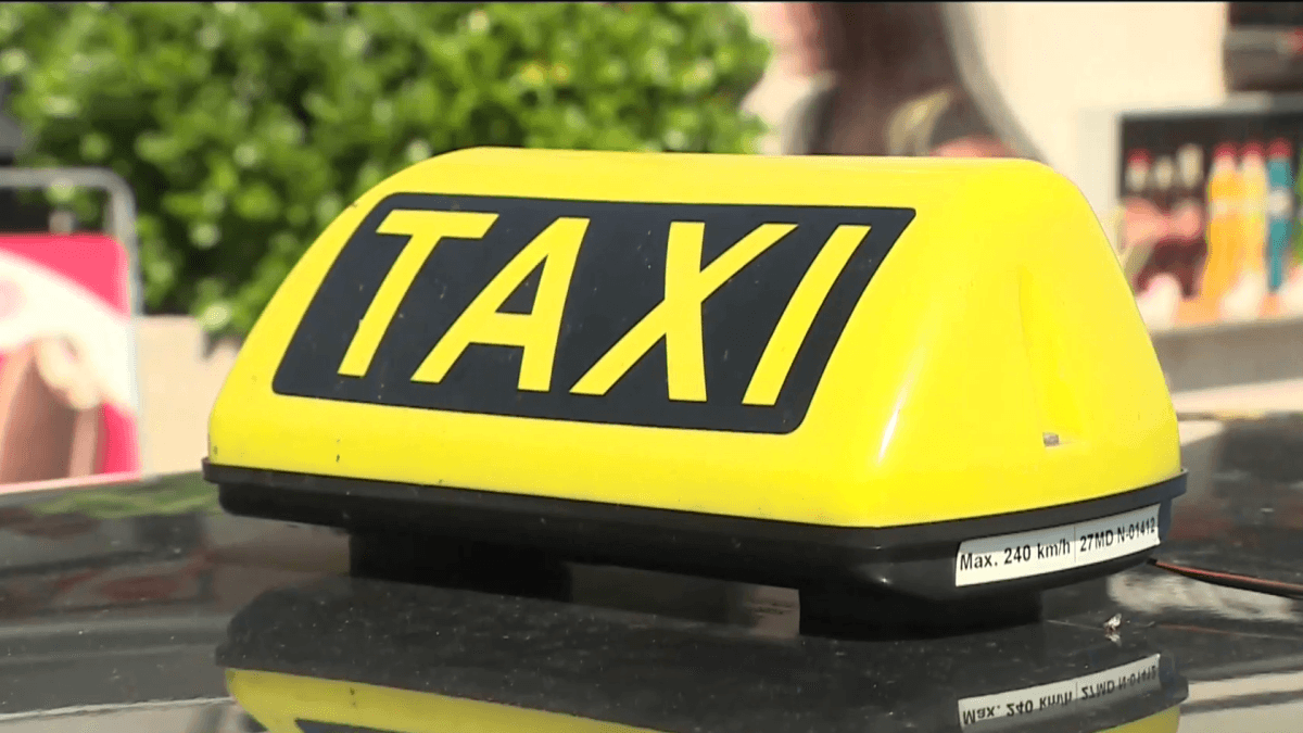 Slovakia strengthens requirements for taxi drivers with exams and language choice.