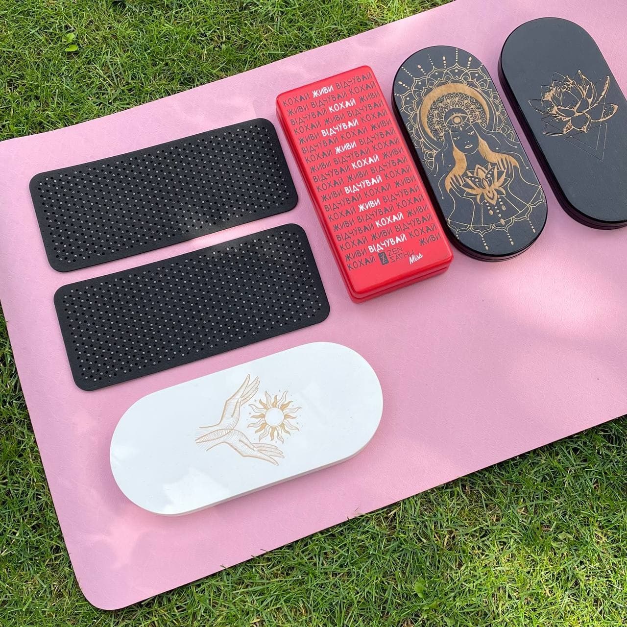 Цвяхостояння в парку